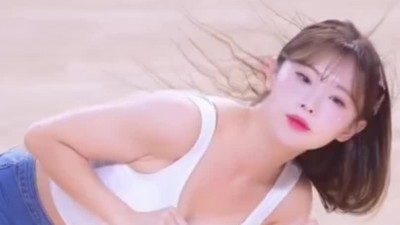 김나연 치어리더 흰나시 가슴골